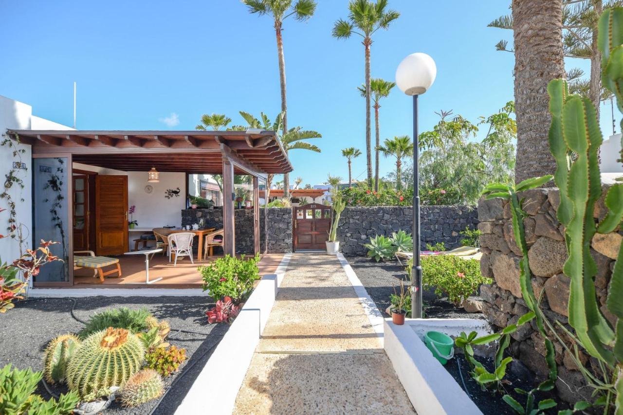 Bungalow Playa Bastian Costa Teguise Bagian luar foto